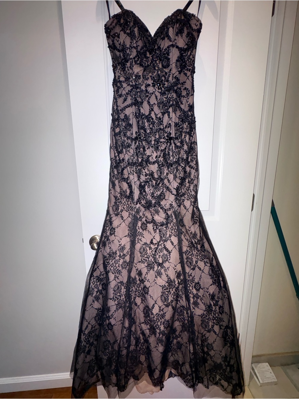 Stunning elegant gown nude with Black Lace Overlay and beads 
Mermaid size 0